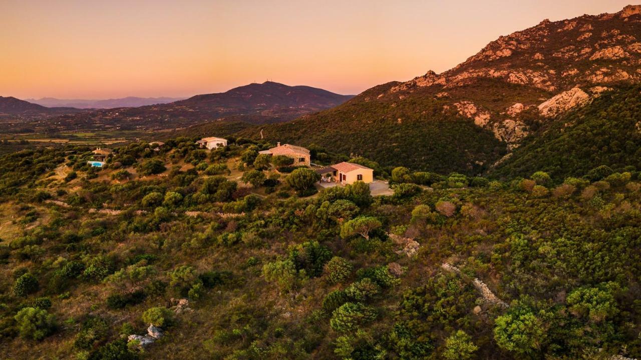 Stazzu Gallurese Villa Portisco Bagian luar foto